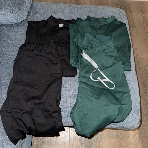 Black and green scrub set $26 dollars each set - Picture 1 of 5